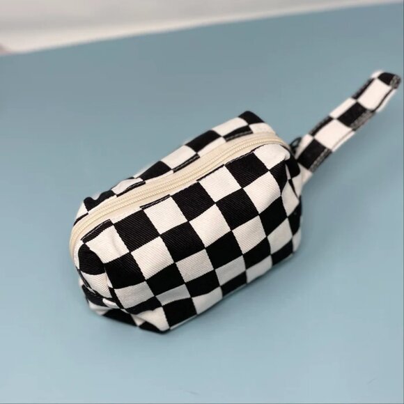 NWT Canvas Zippered Black Checkerboard Makeup Clutch - Picture 6 of 6